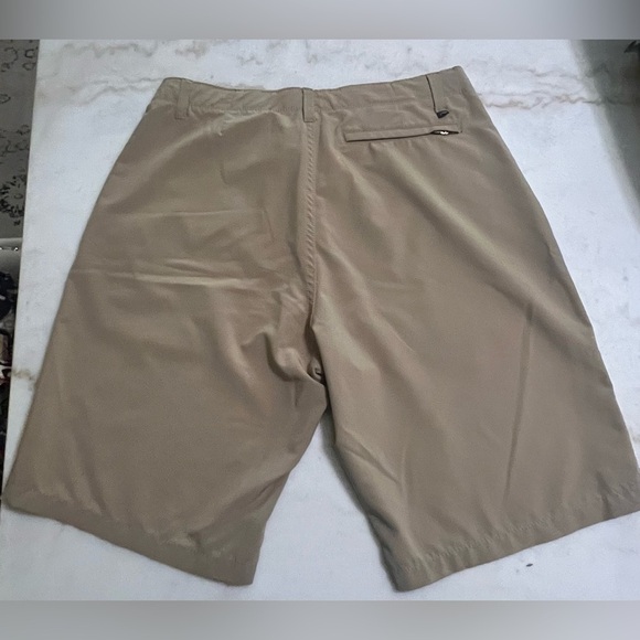 Denali Shorts Men's Size 32 Chino shorts Quick Dry Material Brown - Picture 2 of 5